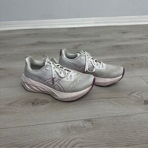 Women's ASICS Novablast 4 Running shoes